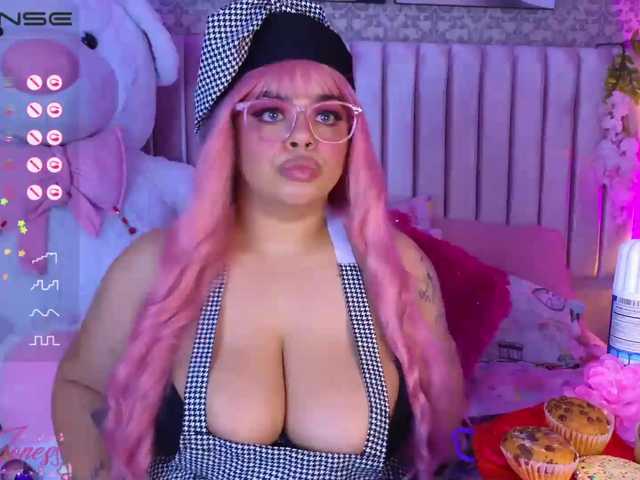 तस्वीरें Miah-Joness1 ♥Super Sweet Cake lick and Smash ♥ honey let's lick your cake for every 50 tkns ♥ Smash Sweet Cake for 250 tkns ♥ @total @sofar @remain