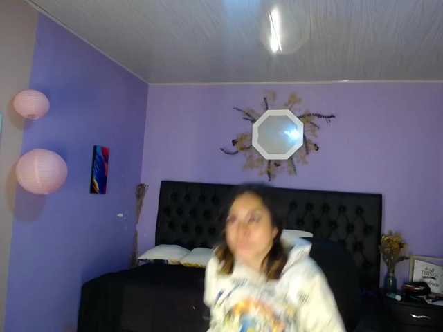 प्रसारण स्क्रीनशॉट MiaQueen