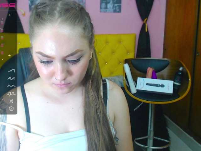 प्रसारण स्क्रीनशॉट MicaelaSmith