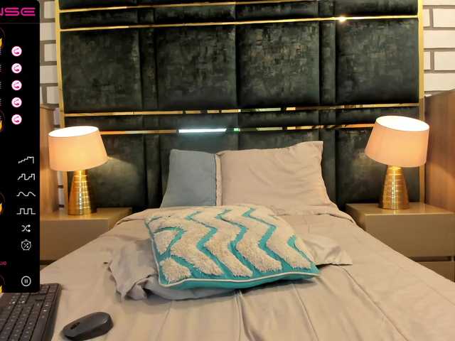 प्रसारण स्क्रीनशॉट MiiaJones