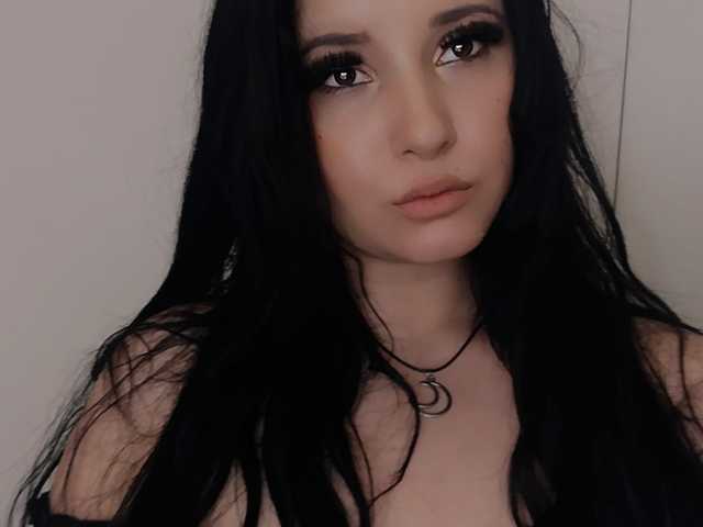 प्रोफ़ाइल की तस्वीर MikaSnake