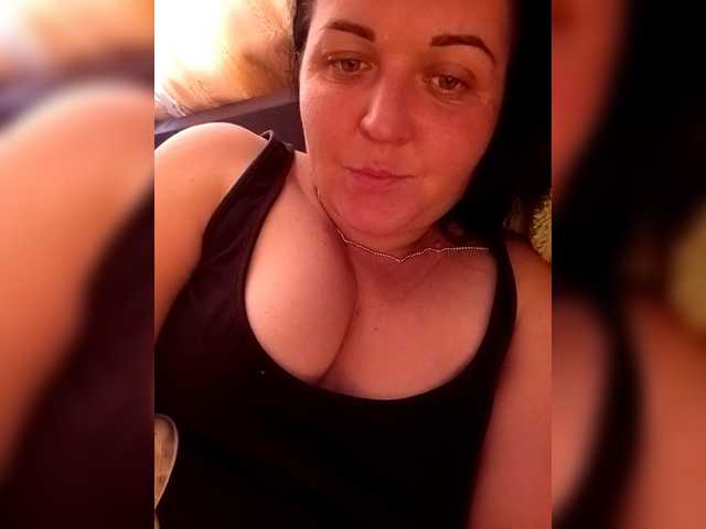 प्रसारण स्क्रीनशॉट Millie-Eloise