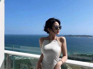 कामुक वीडियो चैट Mina23ii