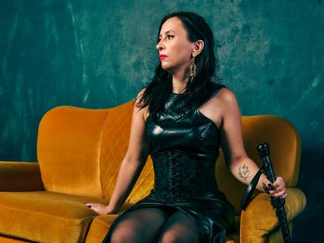 प्रोफ़ाइल की तस्वीर LadyLeather