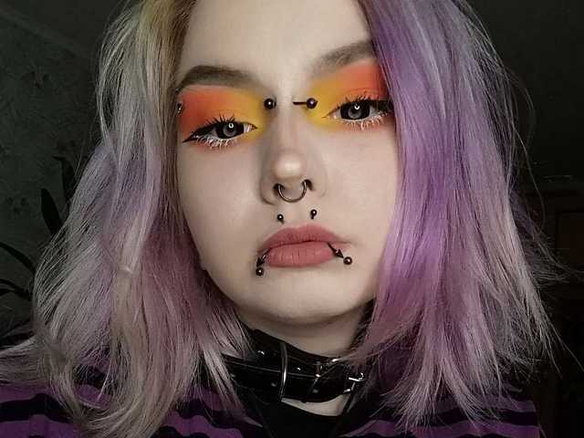 प्रोफ़ाइल की तस्वीर MollyViolet