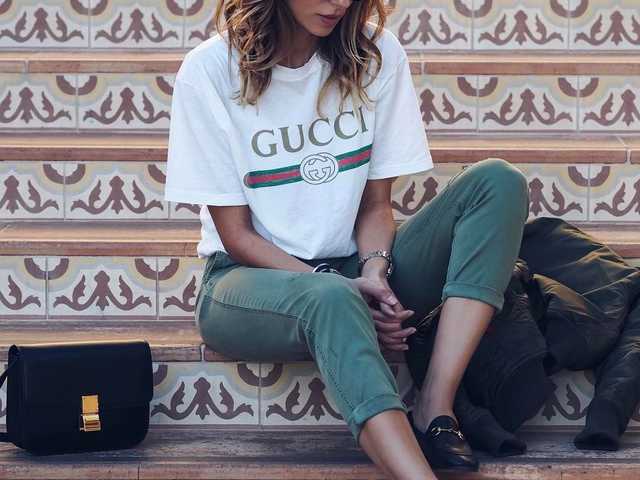 प्रोफ़ाइल की तस्वीर MonicaGucci