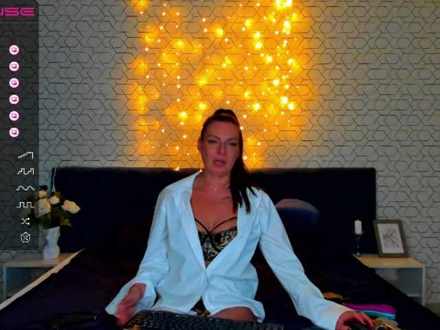 प्रसारण स्क्रीनशॉट MonicaGucci