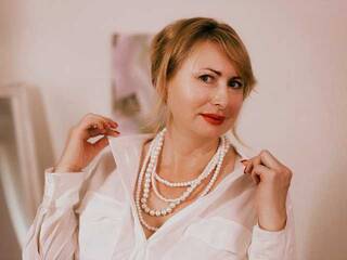 कामुक वीडियो चैट MonicaMoor