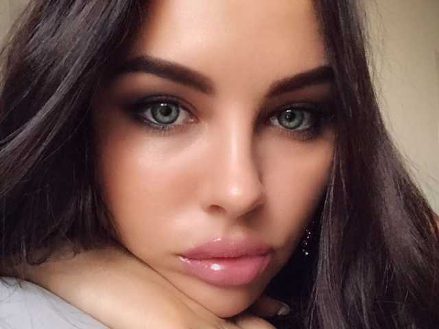 प्रोफ़ाइल की तस्वीर Monica_Berry