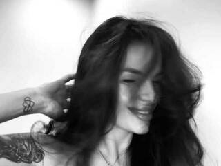 कामुक वीडियो चैट moretta96