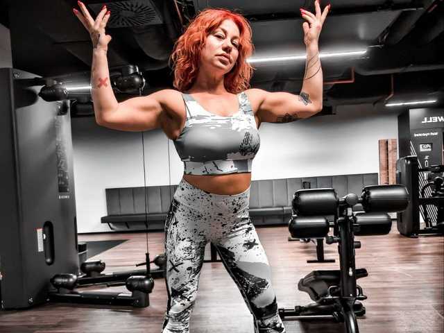 प्रोफ़ाइल की तस्वीर MuscularMommy