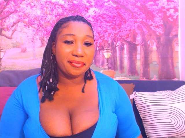 तस्वीरें mysticeboney #bbw,bigboobs,bigass,lovensepussy.ebonyqueen..100tkns