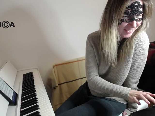 तस्वीरें PianoGirl Hi, Im Anastasia! Applause - 1tk+