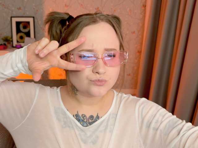 प्रोफ़ाइल की तस्वीर NaomiRey