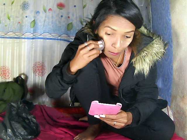 प्रसारण स्क्रीनशॉट Nathalienah