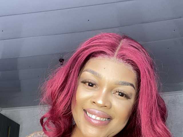 प्रोफ़ाइल की तस्वीर Naughty-Mel