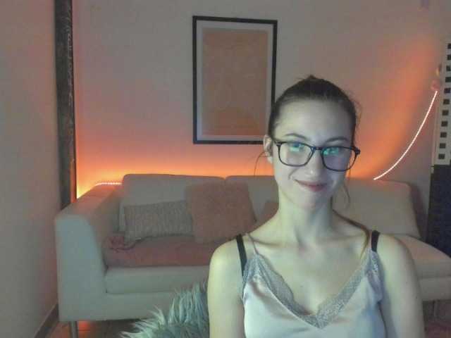 प्रसारण स्क्रीनशॉट naughtydanii1