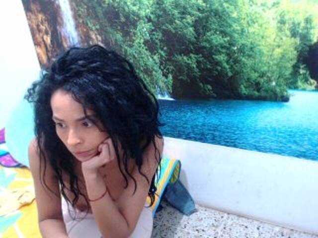 प्रसारण स्क्रीनशॉट nenahot374