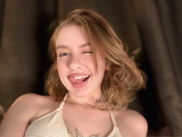 प्रोफ़ाइल की तस्वीर NicoleEniston