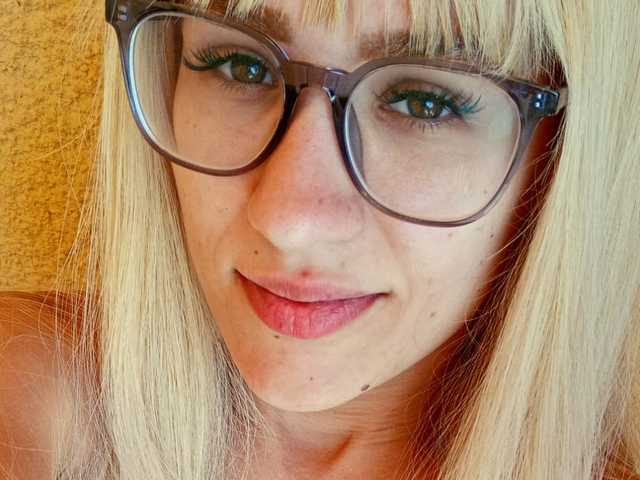 प्रोफ़ाइल की तस्वीर NicoleIris