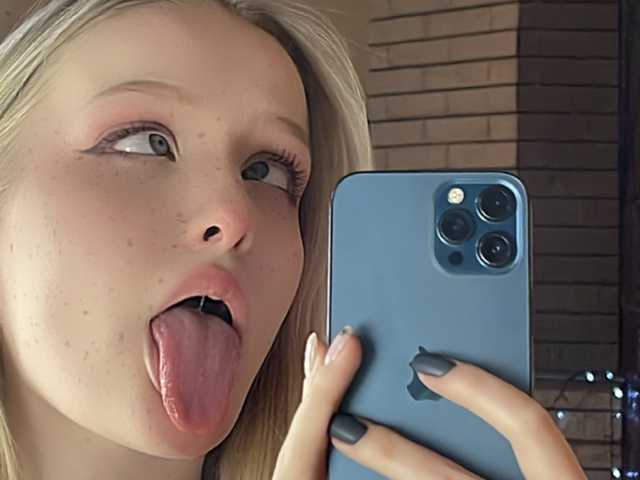 प्रोफ़ाइल की तस्वीर Lil_Charm