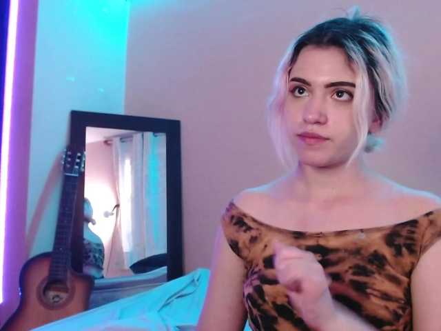 तस्वीरें Niki-Yabami im new welcome to my room :3 #new #smalltits #ahegao #teen #hairy❤