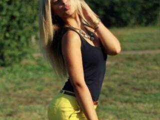 कामुक वीडियो चैट nikikikiss