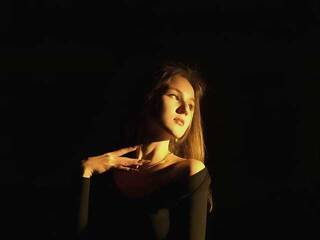 कामुक वीडियो चैट Niktoria-Shy