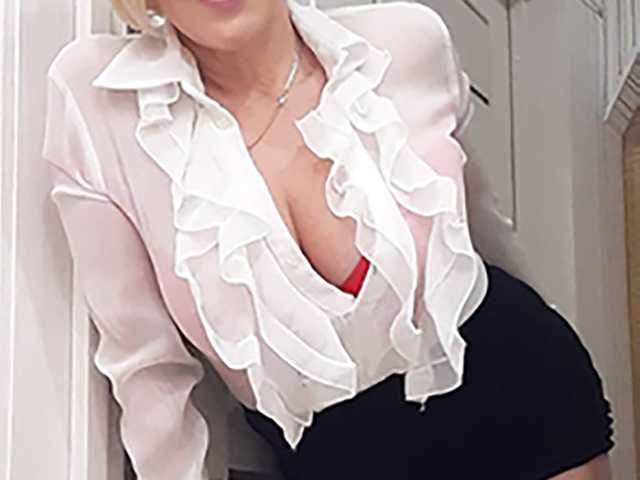 प्रोफ़ाइल की तस्वीर Sandra-Boobs