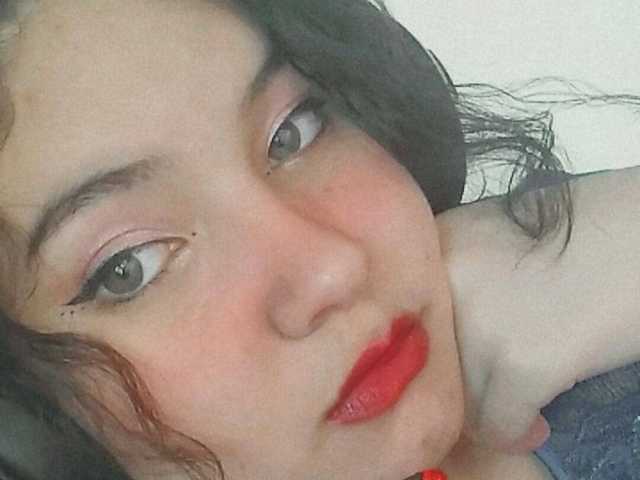 प्रोफ़ाइल की तस्वीर OliviaHill