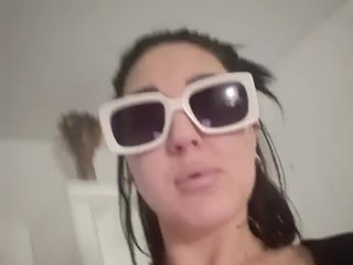 कामुक वीडियो चैट KosharaKiss