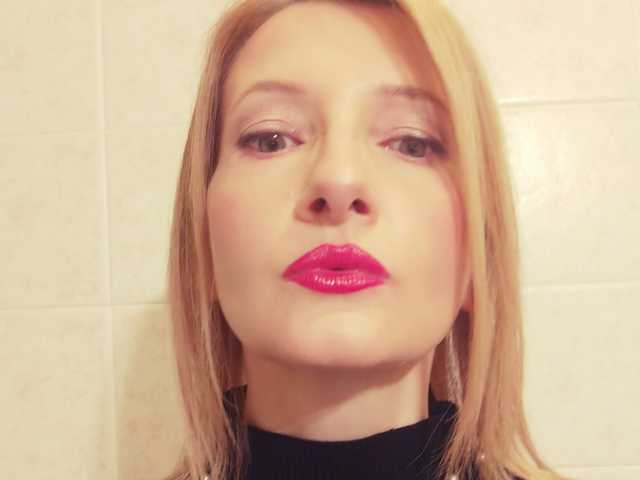 प्रोफ़ाइल की तस्वीर Orchideahot