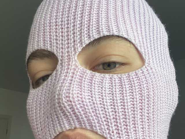 खाते की फोटो PinkBalaklava