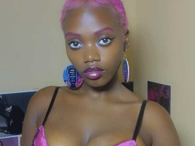 प्रोफ़ाइल की तस्वीर PinkDomina01