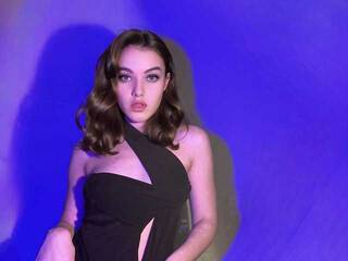 कामुक वीडियो चैट PrettyJuna