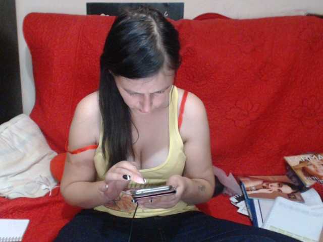 प्रसारण स्क्रीनशॉट PureJulie