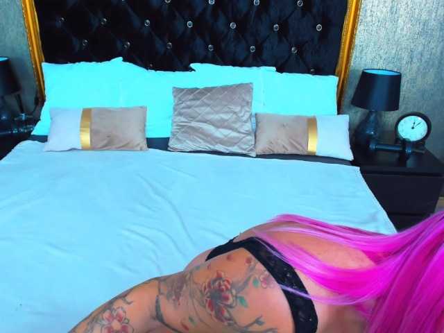 तस्वीरें QueenHera1 dont fucking beg here to see something just tip from tip menu no come ask for pussy for 20 fuck u #mistress #muscle #femdom #findom #sph