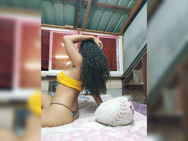 प्रसारण स्क्रीनशॉट Queenubiz