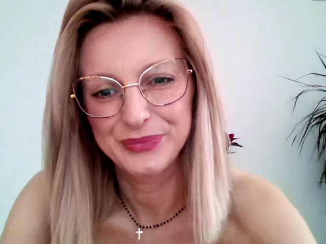 तस्वीरें RachellaFox Sexy blondie - glasses - dildo shows - great natural body,) For 500 i show you my naked body @remain