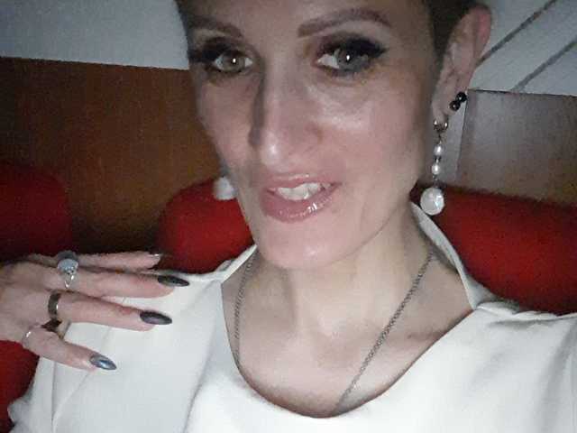 प्रोफ़ाइल की तस्वीर N-I-M-F-O-M-A-N-K-A