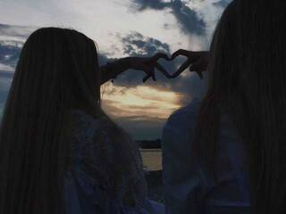 कामुक वीडियो चैट RitaMonika054