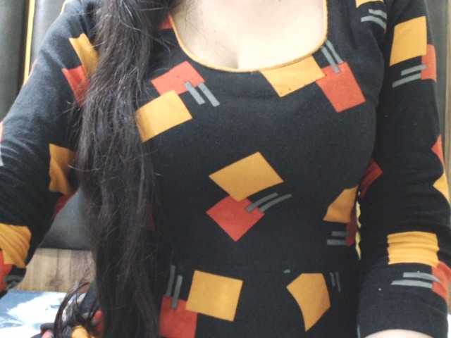 तस्वीरें Riyaverma boobs 70, pussy 200, face only in private, nipples clamps 100, chocolaty boobs 101, ice on boobs 102, full nude in public 250