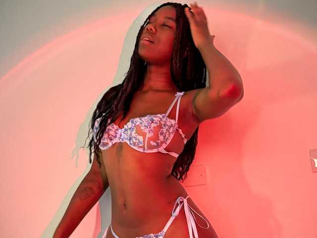 प्रोफ़ाइल की तस्वीर Roxxana-queen
