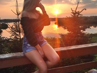 प्रोफ़ाइल की तस्वीर roxyfoxxy