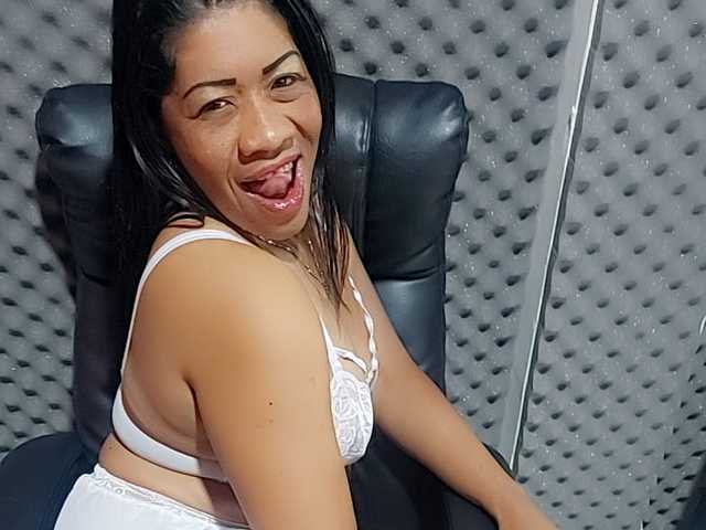 प्रोफ़ाइल की तस्वीर rubimatureblack