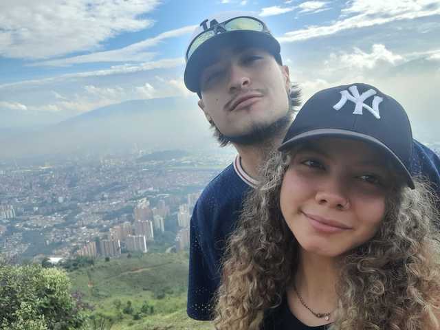 प्रोफ़ाइल की तस्वीर SaraAndTomas