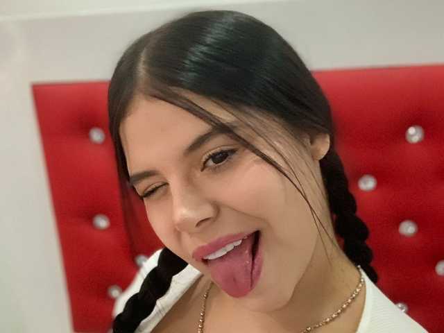 प्रोफ़ाइल की तस्वीर SarahColliins
