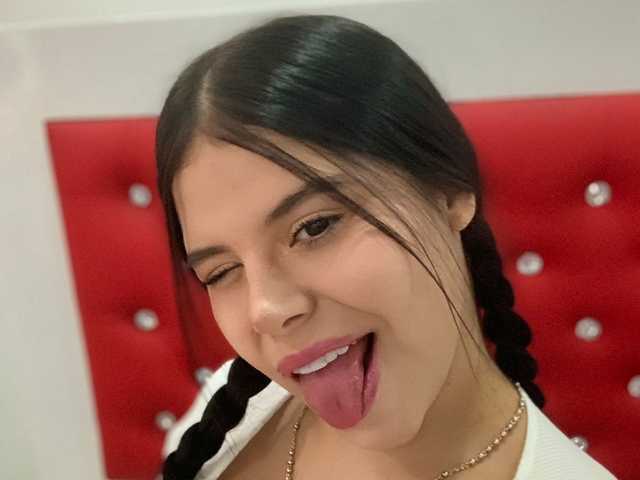 प्रोफ़ाइल की तस्वीर SarahColliins