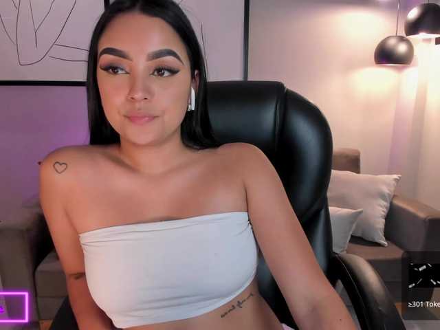 तस्वीरें sarawinstone Help me to take all my clothes off and make me cum♥ IG: @Winstone.sara♥Goal: Fingering Pussy + Fuck pussy hard @remain Tks left ♥