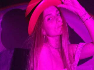 कामुक वीडियो चैट SatAna89